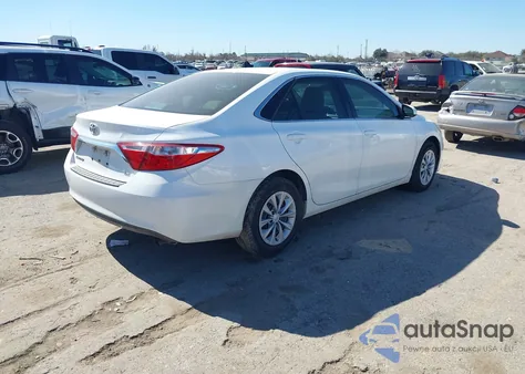 2016 Toyota Camry Le z USA, uszkodzony, nr VIN 4T4BF1FK6GR555254